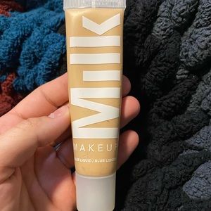 Milk blur liquid foundation